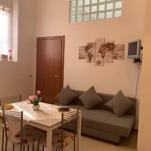 Amica , Milano Italia